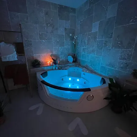 Holiday home Lantre Deux Le Breuil-sur-Couze
